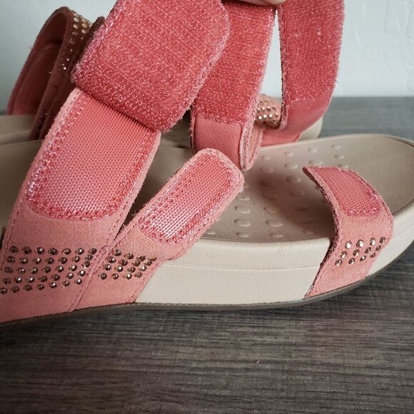 Vionic Pink Sandals with Criss-Cross Straps and Platform Sole - Picture 5 of 11